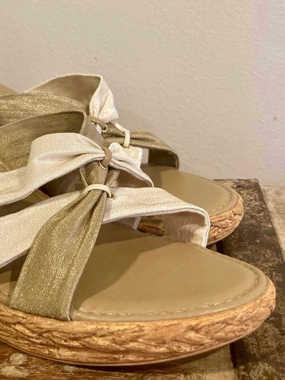 Sz 10 Wedge Sandals Italian  Shimmery Beige And Gold - Picture 2 of 13